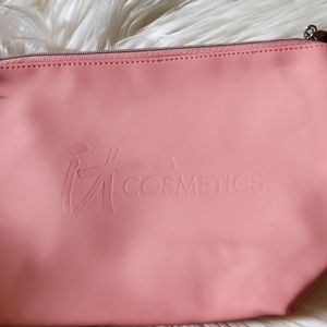 It Cosmetics Make up Bag w/ 2 products